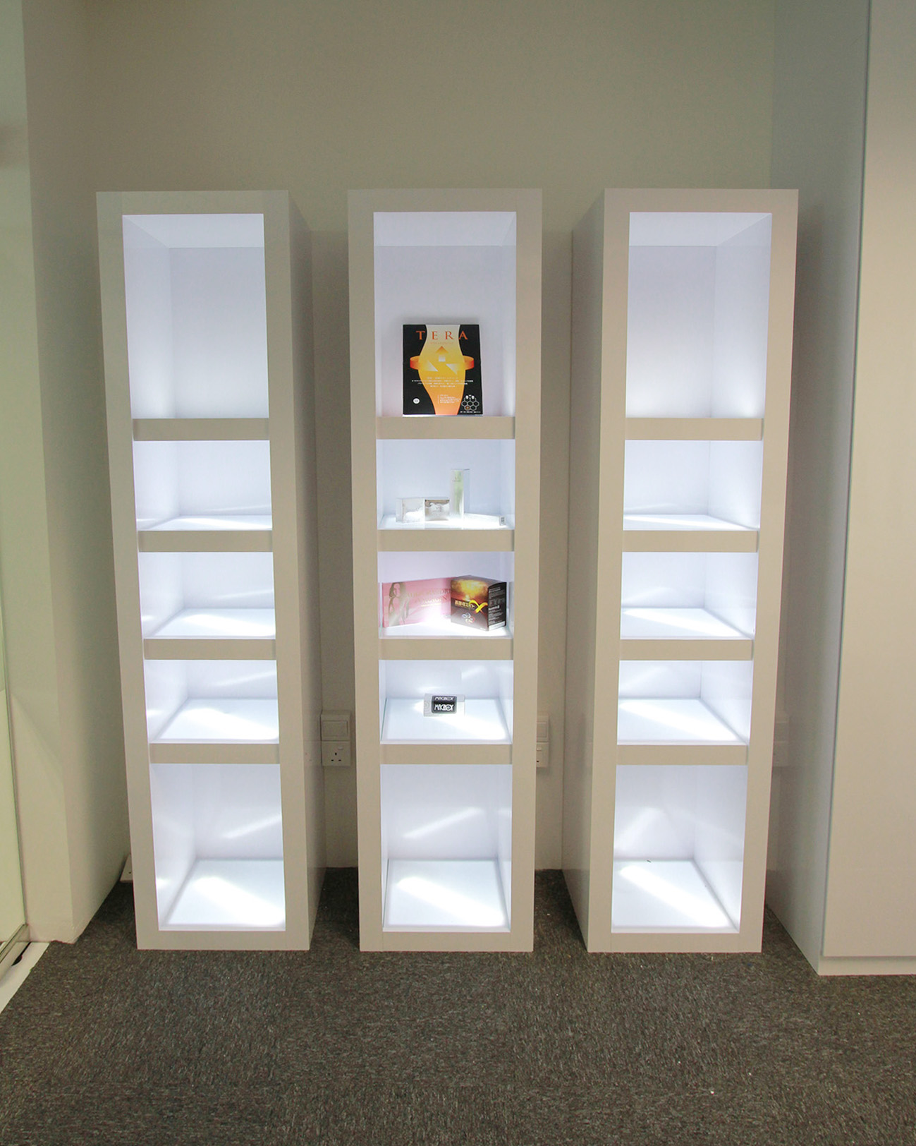Happily — Beautiful Display Cabinets